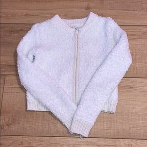 Cropped white jacket